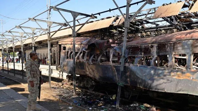 Al menos 4 muertos y varios heridos deja explosión de bomba en vías de tren en Pakistán