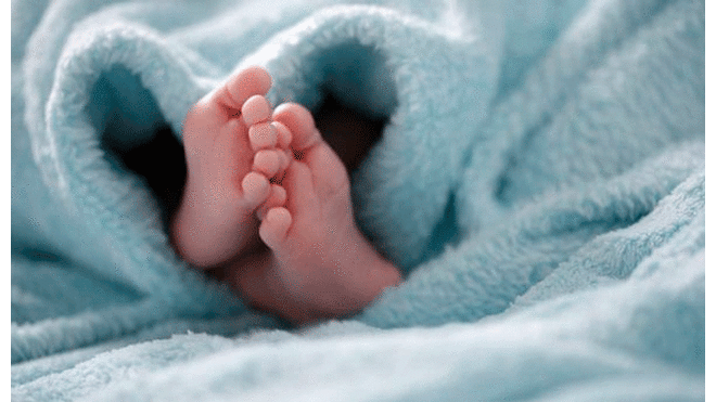 Herpes neonatal: ¿Qué es el 'beso de la muerte' y por qué causa daños severos en bebés?