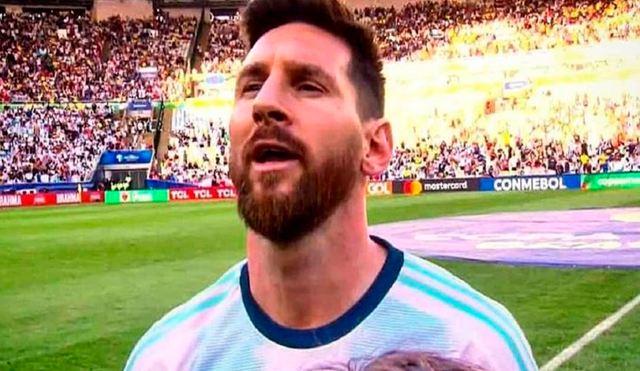 Lionel Messi entonó por primera vez himno nacional argentino en un campo de juego.
