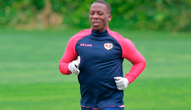 Luis Advíncula formó parte de los entrenamientos del Rayo Vallecano con miras al reinicio del fútbol en España.