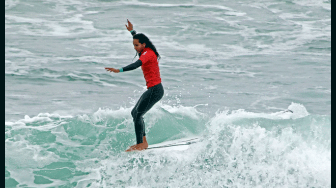 Mafer Reyes surf