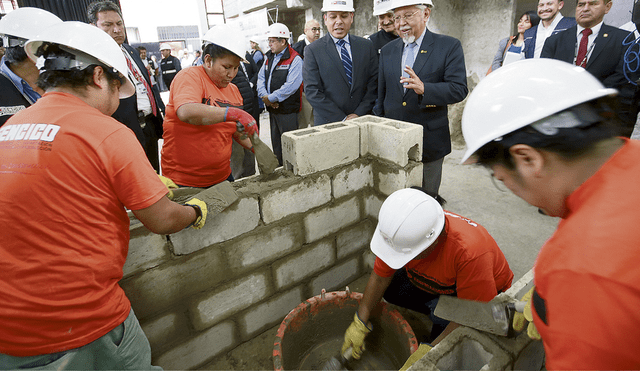 Autoconstrucción informal en Lima llega al 70%, advierte ministro de Vivienda