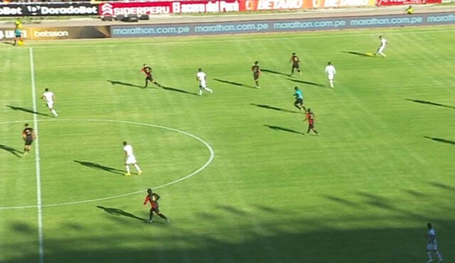 Josepmir Ballón estaba perfectamente habilitado para recibir el pase. Foto: captura de GolPerú