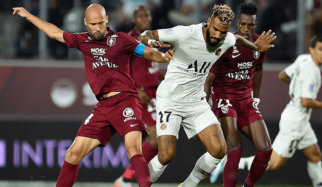 El partido entre Metz y París Saint Germain se vio opacado por un lamentable suceso en las tribunas.