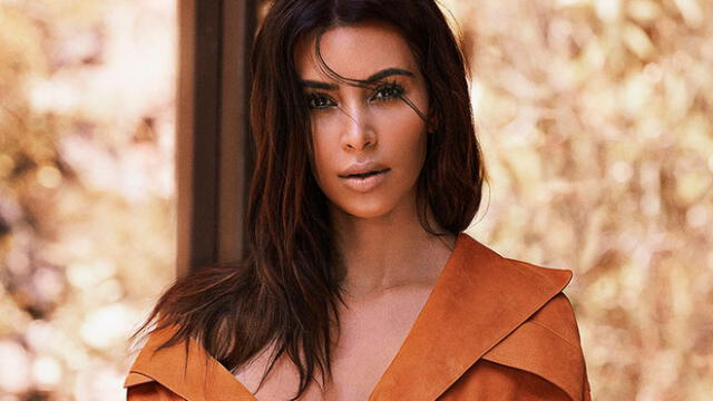 Kim Kardashian posa con asesino cuádruple y pide su libertad [FOTOS]