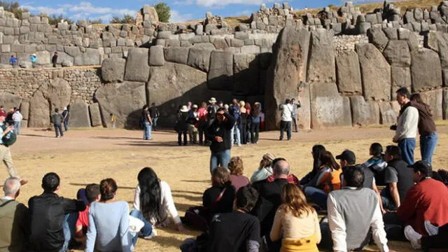 Turista sufre paro respiratorio mientras visitaba Sacsayhuamán