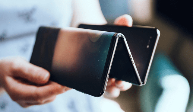 Los dispositivos con pantallas flexibles serán uno de los protagonistas en el mercado de smartphones durante el 2021. Foto: CNET