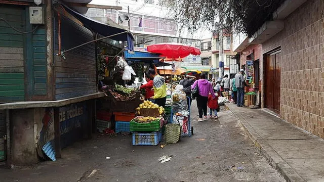 #YoDenuncio: comerciantes invaden calles de Chorrillos [FOTOS]