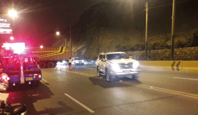 Surco: Camión del Ejército quedó varado en Cerro Centinela 