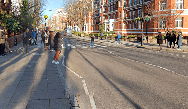 Desliza para ver cómo luce la calle en la actualidad a través de las cámaras por Google Maps.