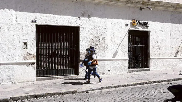 Vecinos cerraron rejas.