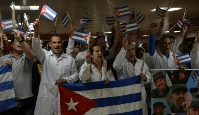 Médicos cubanos