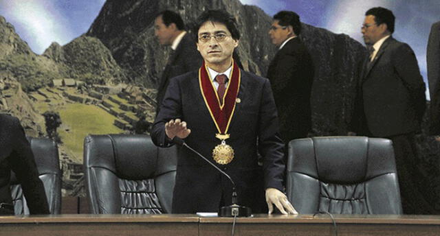 Gobernador de Cusco con promesas y megaproyectos trabados