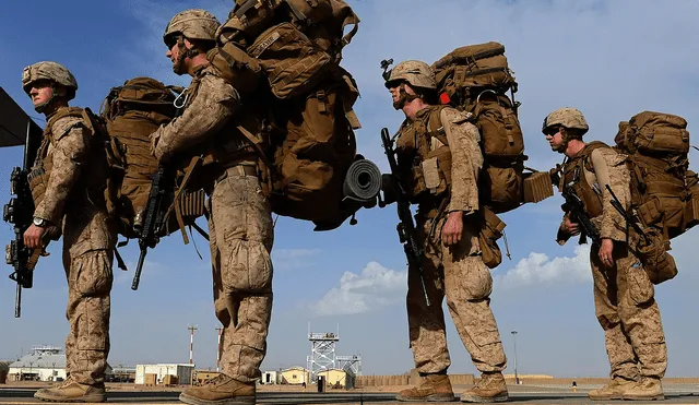 Soldados estadounidenses retirándose de  Kabul tras 20 años de guerra contra el terrorismo. Foto: AFP.