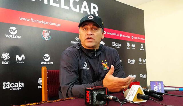 Entrenador de FBC Melgar, Carlos Bustos, opinó sobre la elección de Lima como sede para el resto de la Liga 1.