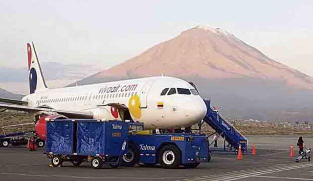 Pasajeros de Viva Air fueron enviados en vuelo de Latam 