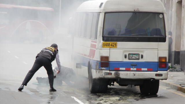 Arequipa: Cúster con pasajeros estuvo a punto de quemarse 