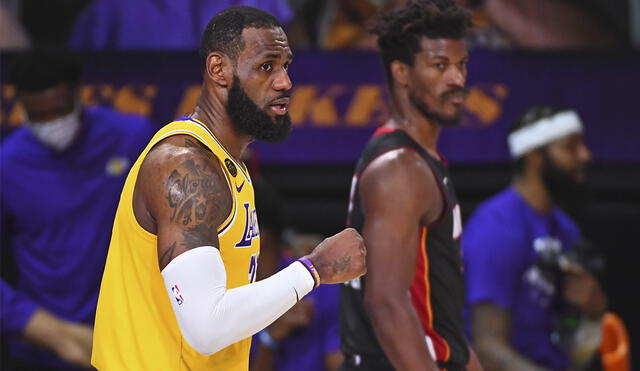 Los Angeles Lakers y Miami Heat chocan en el Game 1 de las Finales de la NBA. Foto: AFP