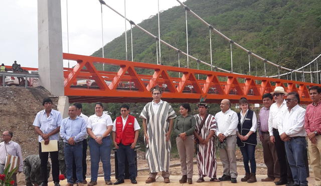 Presidente Martín Vizcarra entrega puente en selva de Junín
