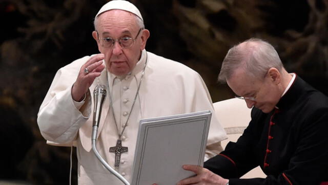Papa Francisco llamó a consultar a un “profesional” si un hijo es homosexual
