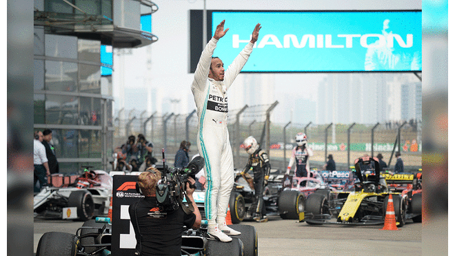 Lewis Hamilton gana el Gran Premio de China y lidera la F1