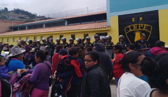 Huaraz: Motín en penal deja 8 reclusos y 10 agentes del Inpe heridos