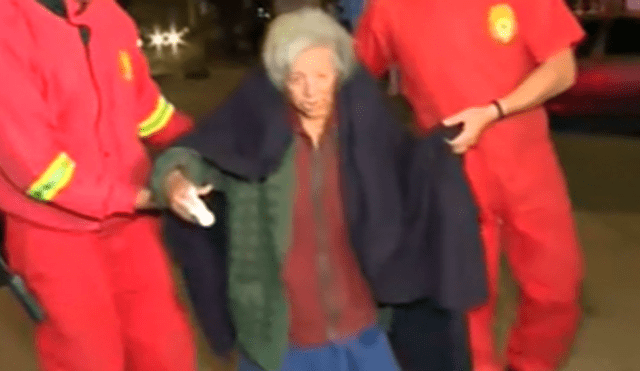 Chorrillos: anciana que estaba encerrada en su casa se salva de morir tras incendio [VIDEO]