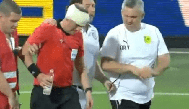 Árbitro sufre corte en la cabeza en partido de la UEFA Europa League [VIDEO]