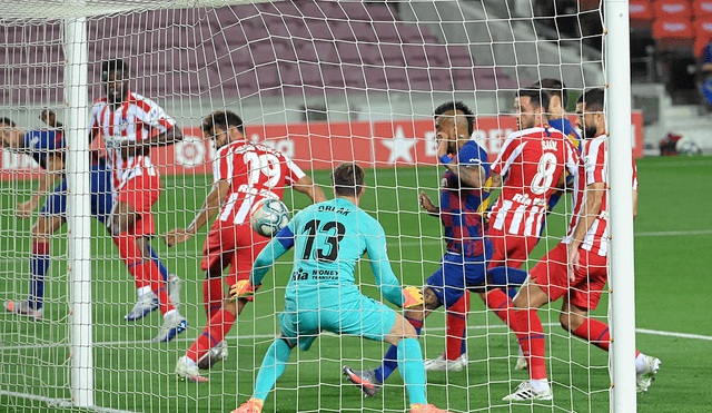 Diego Costa puso el primero del partido entre Barcelona y Atlético Madrid por LaLiga. (FOTO: AFP).