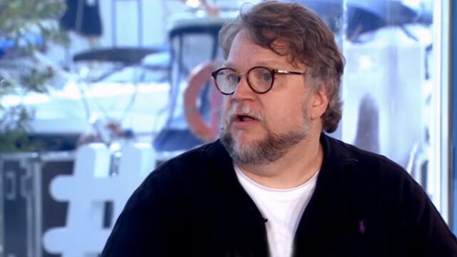 Guillermo del Toro ofreció su ayuda a un joven becario que lo solicitó en redes