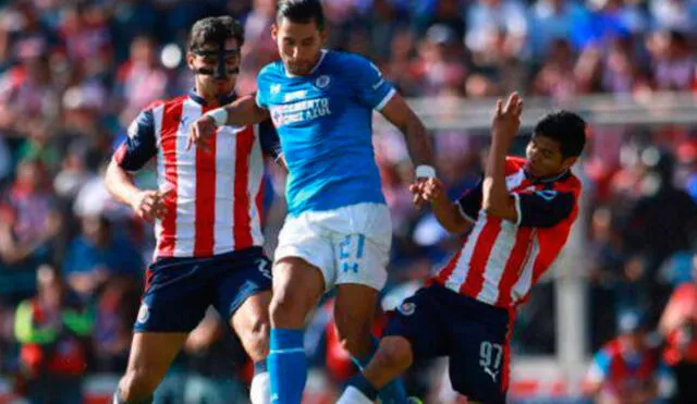Goles y Resumen: Cruz Azul venció 2-1 a Chivas por la fecha 15 de la Liga MX [VIDEO]