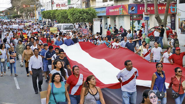#FueraChávarry: Gran marcha tuvo eco en el norte del país