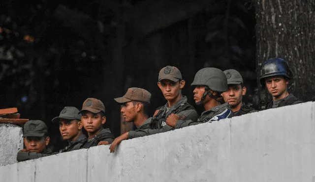 Arrestan a 27 militares por rebelarse contra Nicolás Maduro