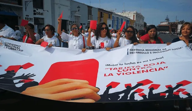 La Libertad: realizan marcha “Tarjeta roja contra la violencia a la mujer” [VIDEO]