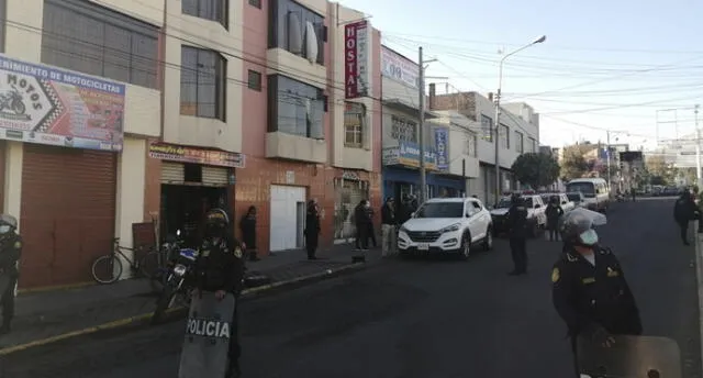 Policías intervinieron hostal en Miraflores, que era usado para la prostitución.