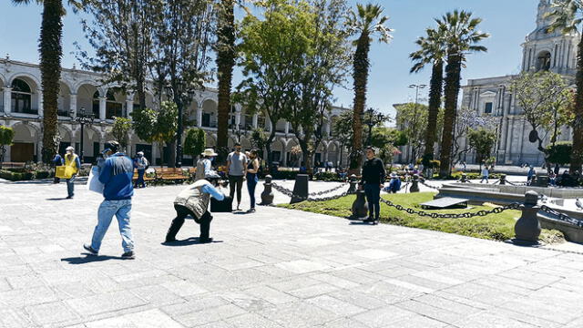 reactivación. Fotografos de la plaza empiezan a resurgir.