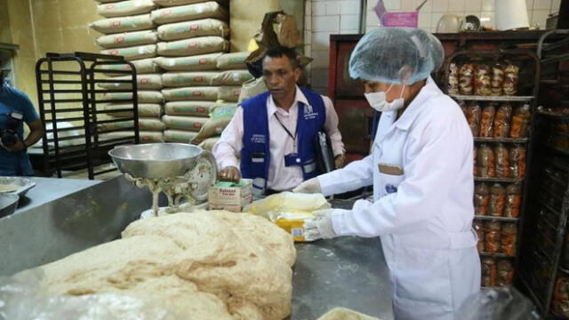 Cercado de Lima: clausuran panadería que preparaba panetones en medio de cucarachas 