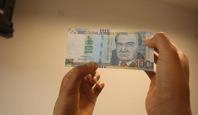 Proponen ley que evitaría que personas invidentes reciban billetes falsos
