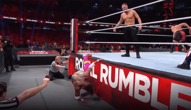WWE Royal Rumble: Kofi Kingston se robó el espectáculo con dos épicas salvadas [VIDEO]