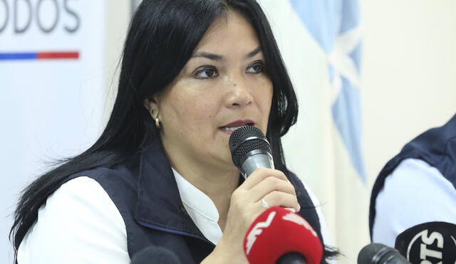 Ministra de Salud de Ecuador denunció que el Gobierno no destinó recursos suficientes. Foto: AFP.