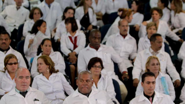 Suspenden las visas a funcionarios cubanos por explotación a médicos 