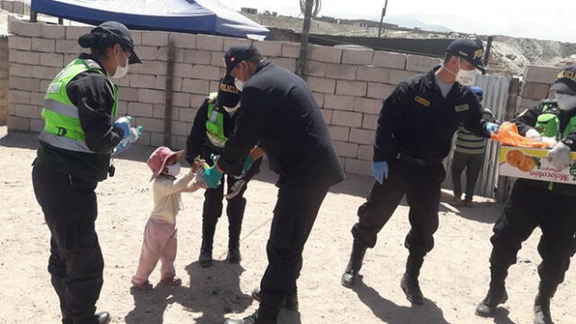 Policías de Arequipa donaron parte de sus sueldos e hicieron loable acción.