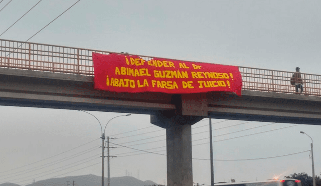 Colocan banderolas a favor de Abimael Guzmán en la Panamericana Norte [FOTOS]