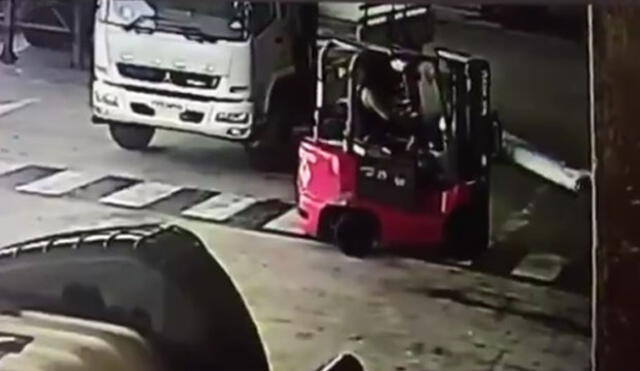 YouTube: error del chofer de montacargas mata a empleado en pleno trabajo 