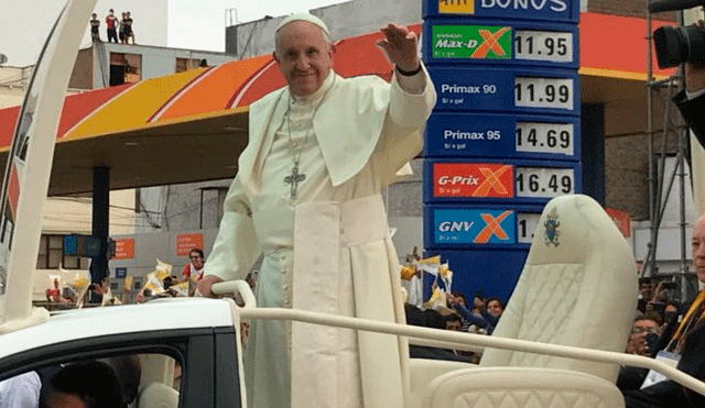 En Facebook: Grifo trató de promocionarse con papa Francisco, pero fue 'troleado'