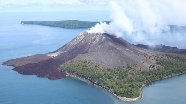 Isla del Anak Krakatoa cambió de forma porla erupción