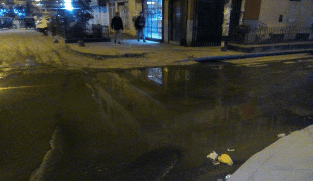 Sedapal: atienden aniego en calle de Carabayllo 