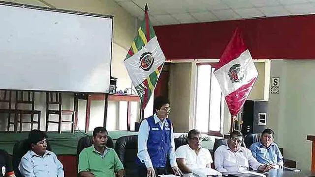 Gobernador de Cusco instala mesa para ayudar a damnificados de Huayopata