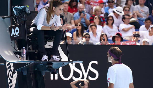Marijan Veljovic le llamó la atención a Federer por una "obscenidad audible" durante el partido. Foto: EFE.