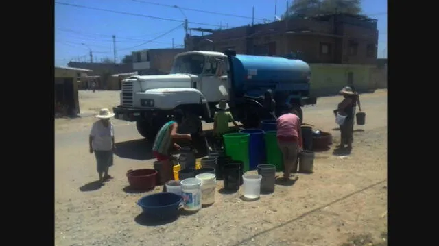 Colectores colapsan y dejan sin servicio de agua a moradores de Sullana  